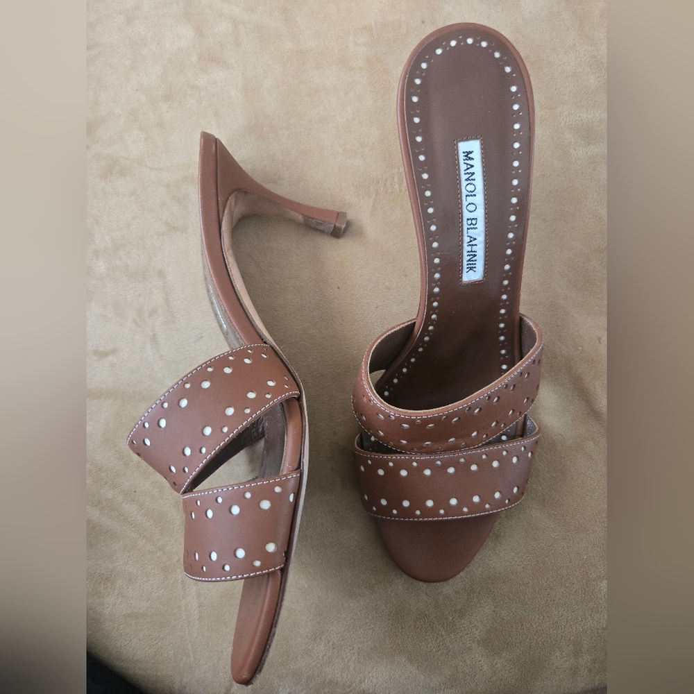 Manolo Blahnik Jacobro Cutout Leather Mid-Heel Sandals, Brown, Size 38.5, 8.5 - Picture 2 of 7